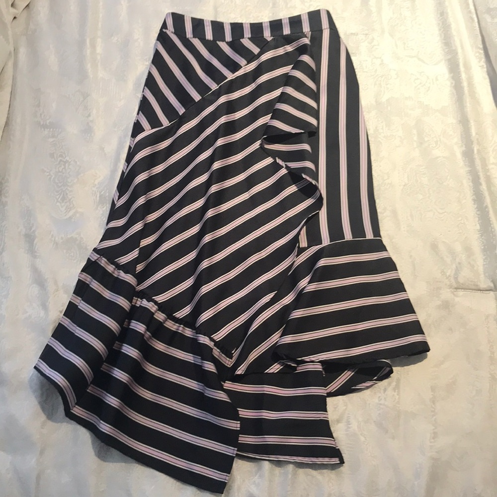 Long ruffle skirt